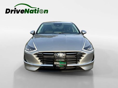 Used 2021 Hyundai Sonata SE FWD image 2
