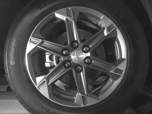 Used 2025 Chevrolet Blazer LT FWD image 13