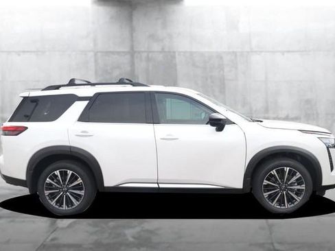 New 2026 Nissan Pathfinder Platinum image 5