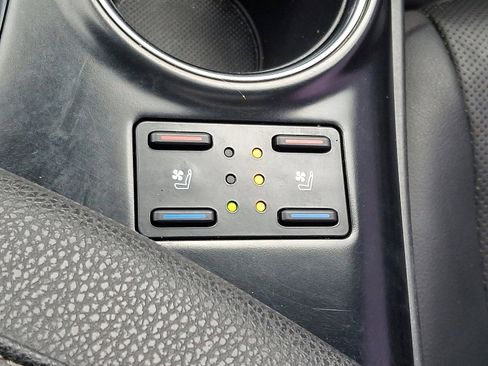 Used 2020 Toyota Camry XSE image 27