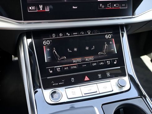 Used 2024 Audi Q7 3.0T Prestige AWD/4WD image 26
