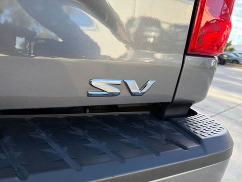 Used 2024 Nissan Titan SV w/ SV Convenience Package image 11