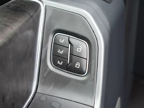 Used 2023 Ford F250 Lariat w/ Lariat Ultimate Package AWD/4WD image 21
