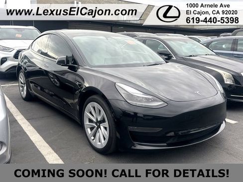 Used 2023 Tesla Model 3 Standard Range image 2