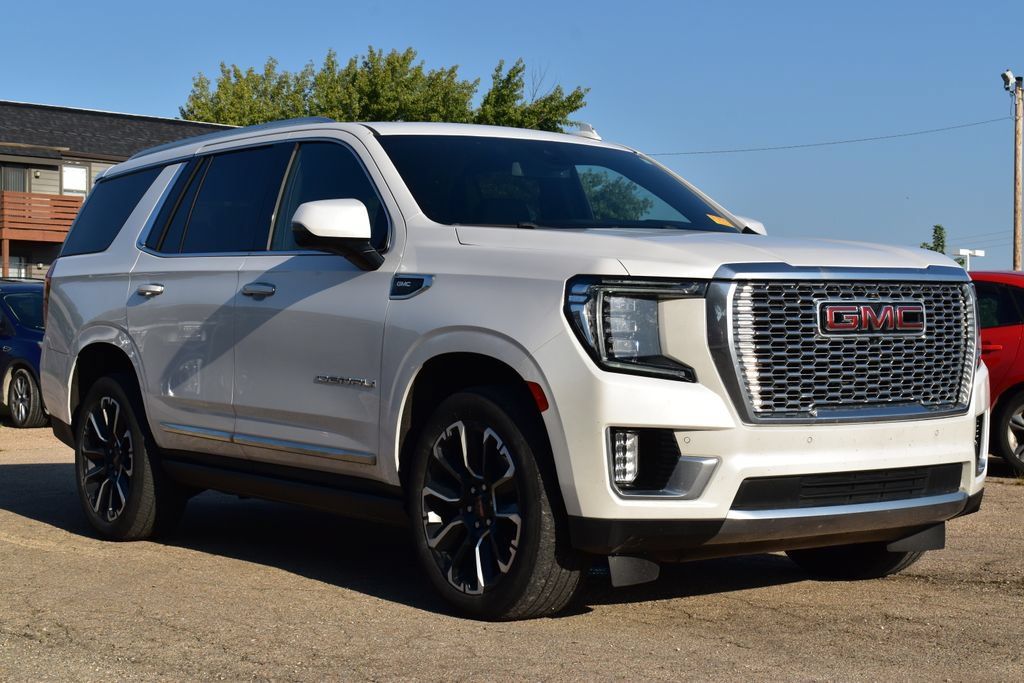 Used 2023 GMC Yukon Denali AWD/4WD image 3