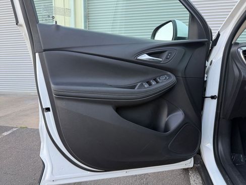 Used 2025 Buick Encore GX Preferred image 18