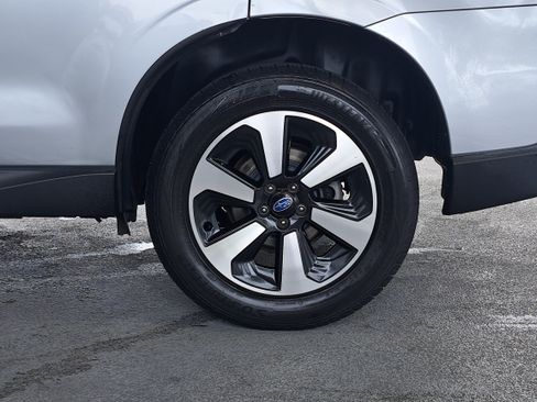 Used 2018 Subaru Forester 2.5i Premium w/ All-Weather Package AWD/4WD image 5