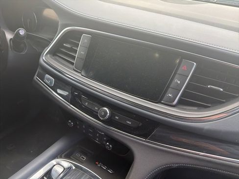 Used 2024 Buick Enclave Premium image 7