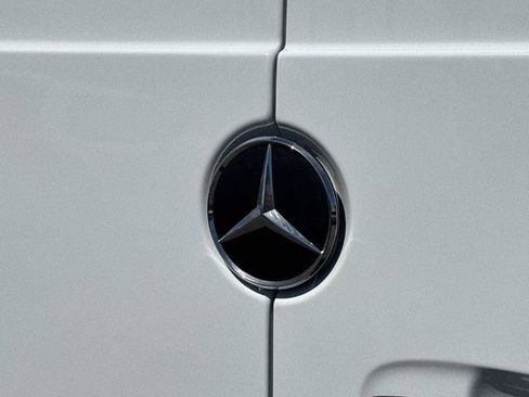 Used 2025 Mercedes-Benz Sprinter 2500 image 25