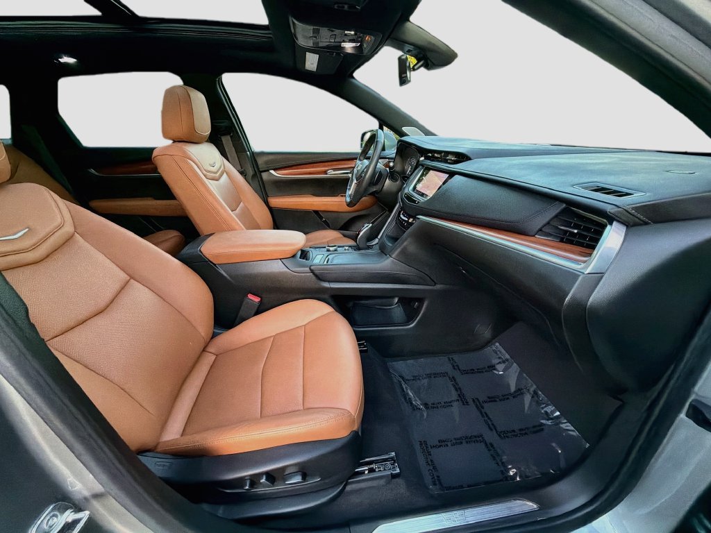 Used 2024 Cadillac XT5 Premium Luxury w/ Technology Package FWD image 33