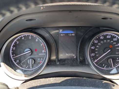 Used 2022 Toyota Camry SE FWD image 11