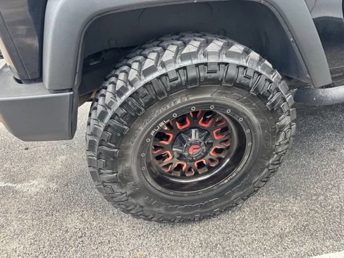 Used 2017 Jeep Wrangler Sport AWD/4WD image 12