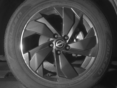 Used 2025 Nissan Rogue SV FWD image 13