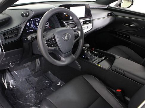 Used 2023 Lexus ES 250 w/ Premium Package image 17
