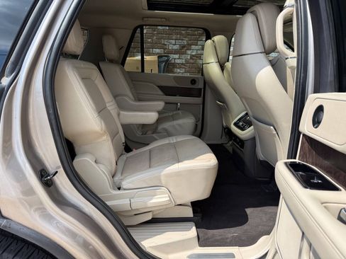 Used 2020 Lincoln Navigator Reserve w/ Equipment Group 201A Reserve RWD image 15