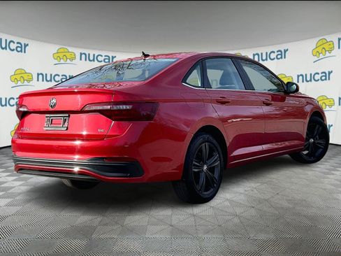 Used 2024 Volkswagen Jetta SE w/ Panoramic Sunroof Package image 6