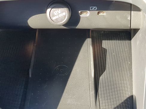 Used 2023 Volvo XC40 Recharge Plus image 54