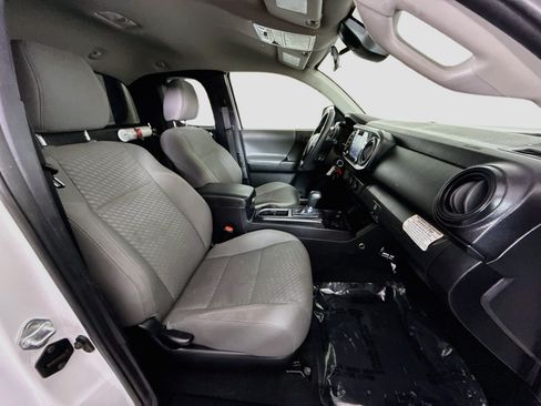 Used 2022 Toyota Tacoma SR RWD image 28