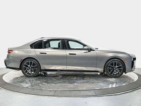 Used 2025 BMW 740i xDrive 740i xDrive image 8