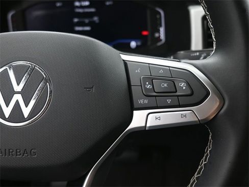 Used 2023 Volkswagen Atlas SE image 28