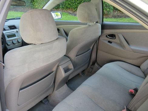 Used 2009 Toyota Camry LE image 14