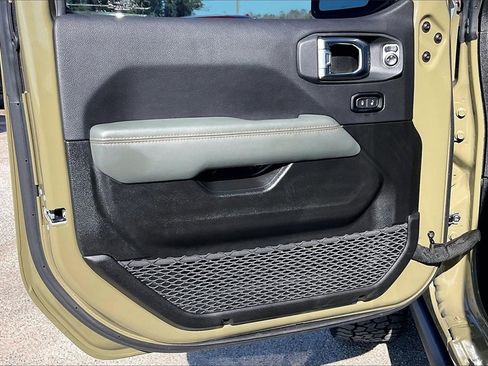 Used 2025 Jeep Gladiator Mojave image 17