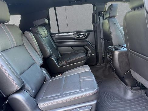 Used 2022 Chevrolet Suburban RST w/ Sport Performance Package AWD/4WD image 18