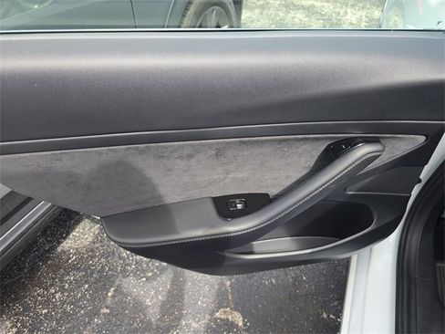 Used 2020 Tesla Model 3 Standard Range Plus image 10