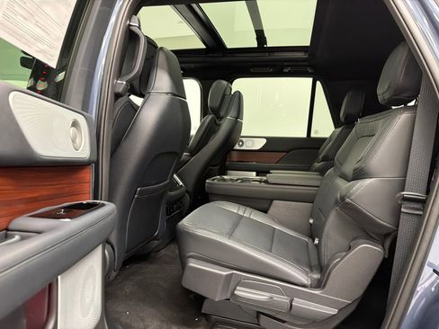 Used 2023 Lincoln Navigator L Reserve AWD/4WD image 21