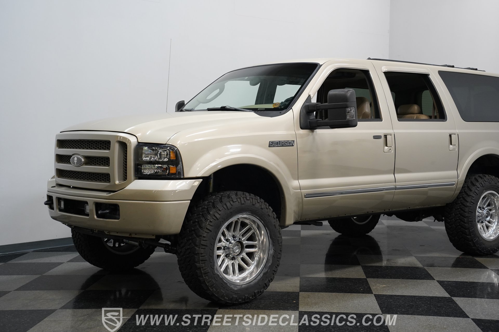 Used 2005 Ford Excursion Limited AWD/4WD image 18