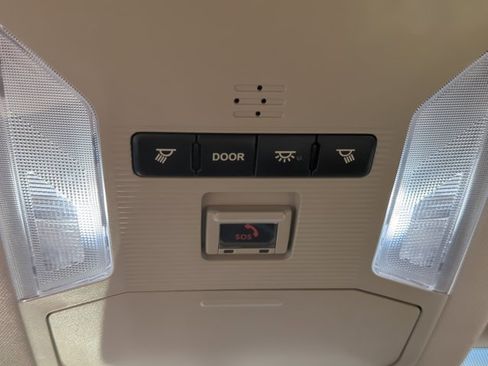 Used 2021 Toyota RAV4 XLE image 22