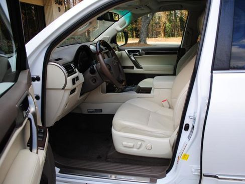 Used 2016 Lexus GX 460 Luxury image 4