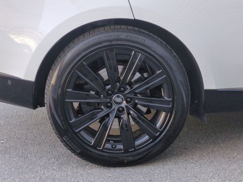 Used 2023 Land Rover Range Rover SE image 32