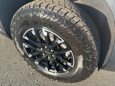 New 2026 Chevrolet Traverse Z71 w/ Enhanced Driving Package image 9