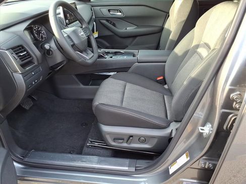 Used 2026 Nissan Rogue SV w/ Cold Weather Package image 12