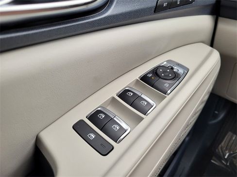 New 2026 Kia Carnival EX image 14