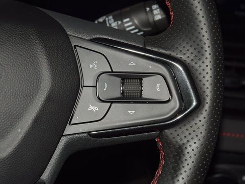 Used 2025 Chevrolet TrailBlazer RS w/ Convenience Package image 37