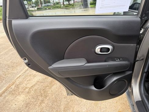 Used 2018 Kia Soul w/ Convenience Package FWD image 15