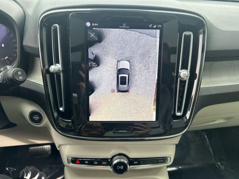 Used 2026 Volvo XC40 B5 Plus AWD/4WD image 17