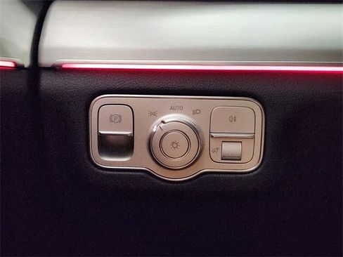 Used 2025 Mercedes-Benz GLS 450 4MATIC image 22