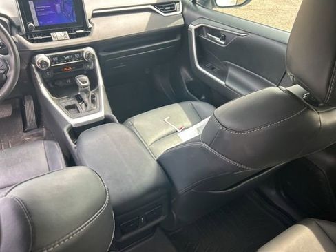 Used 2023 Toyota RAV4 XLE Premium image 43