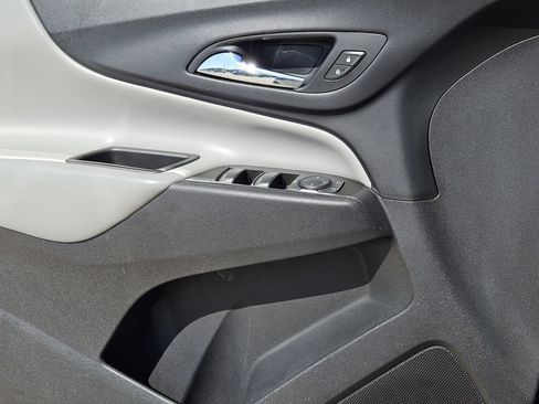 Used 2022 Chevrolet Equinox LS w/ Driver Confidence II Package FWD image 27