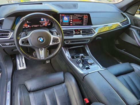 Used 2022 BMW X5 M50i w/ Premium Package image 22