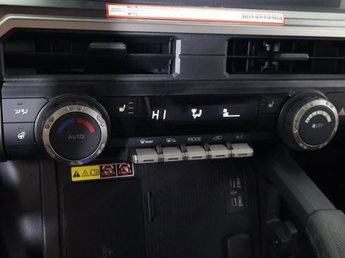 Used 2025 Toyota 4Runner TRD Off-Road image 46