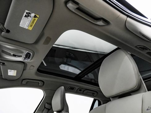 Used 2020 Volvo V60 T5 Momentum w/ Protection Package Premier image 36