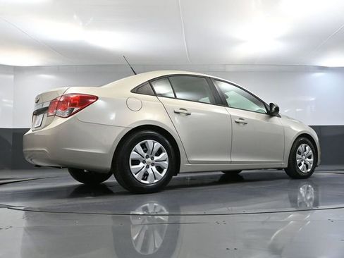 Used 2013 Chevrolet Cruze LS FWD image 45