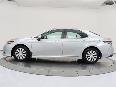 Used 2023 Toyota Camry LE FWD image 2