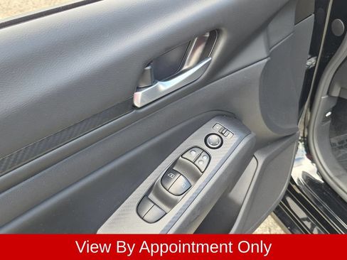 Used 2025 Nissan Altima 2.5 SV FWD image 22