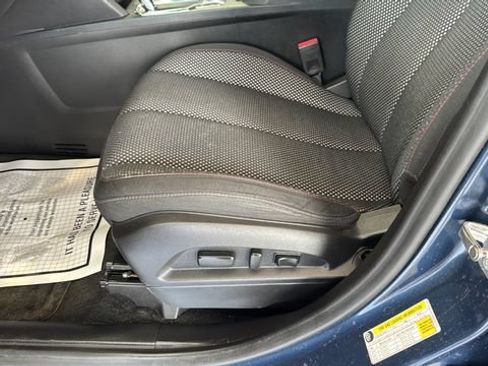 Used 2017 Chevrolet Equinox LT w/ Convenience Package AWD/4WD image 8
