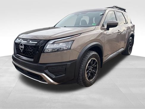 Used 2024 Nissan Pathfinder Rock Creek image 2